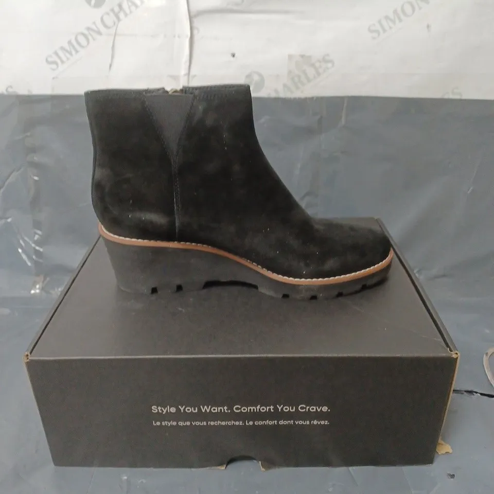 VIONIC SUEDE ANKLE BOOTS BLACK SIZE 6