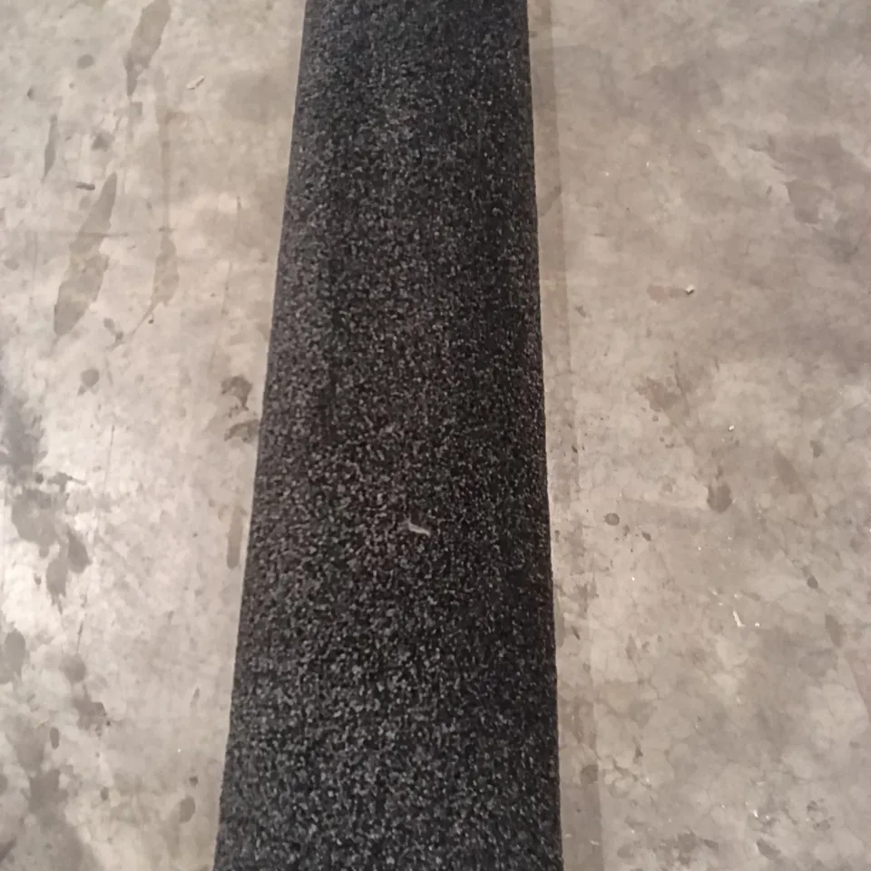 ROLL OF NEW LINCOLNSHIRE BLACKJACK APPROX SIZE: 2.1M X 4M