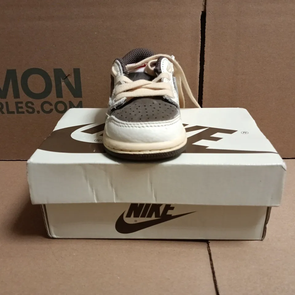 BOXED PAIR OF NIKE JORDAN 1 LOW KID'S SHOES IN SAIL/BROWN SIZE UK 3.5
