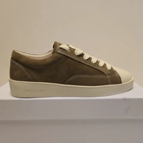 BOXED PAIR OF JUDE LLOW NICO BROWN & WHITE SNEAKER – UK 8