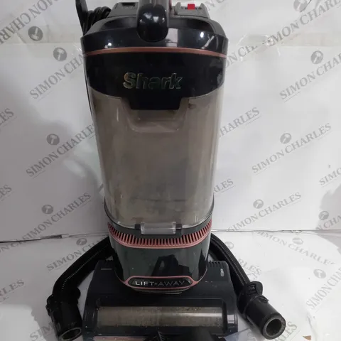 SHARK ANTI HAIR WRAP UPRIGHT PET-HAIR VACUUM