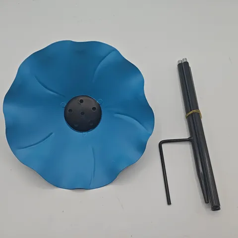 BLUE METAL FLOWER THEMED DECORATIVE GARDEN STAKE