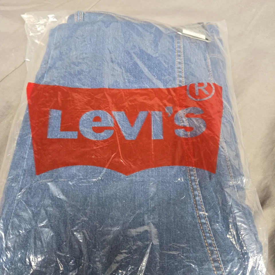 LEVIS DENIM JEANS SIZE 36X30 