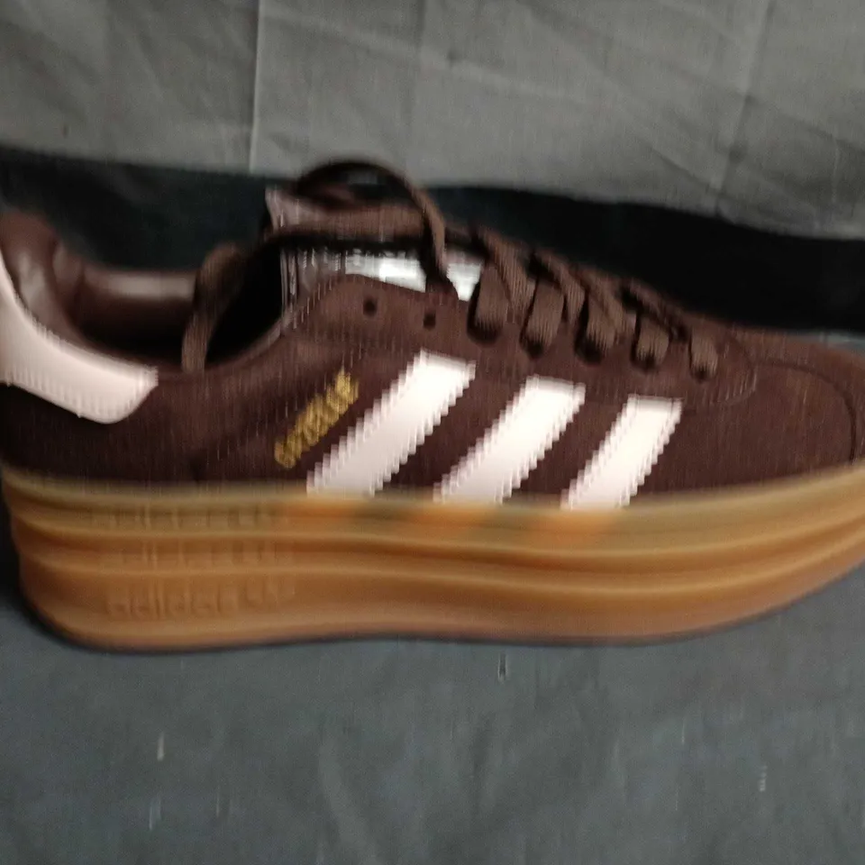 ADIDAS BROWN SUEDE TRAINERS - UK SIZE 6