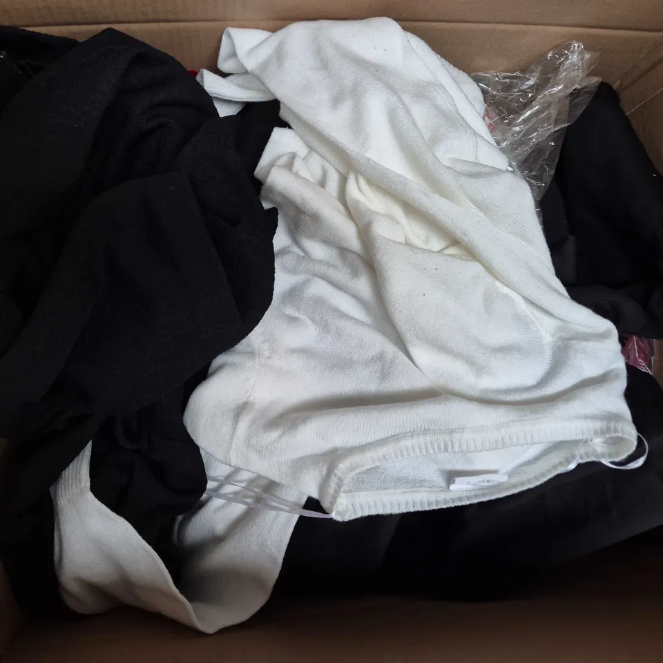 APPROXIMATELY 30 ASSORTED CLOTHING ITEMS IN VARIOUS SIZES, STYLES & COLOURS TO INCLUDE BRANDS SUCH AS VEROSSA, ASOS, ZARA, ETC - COLLECTION ONLY