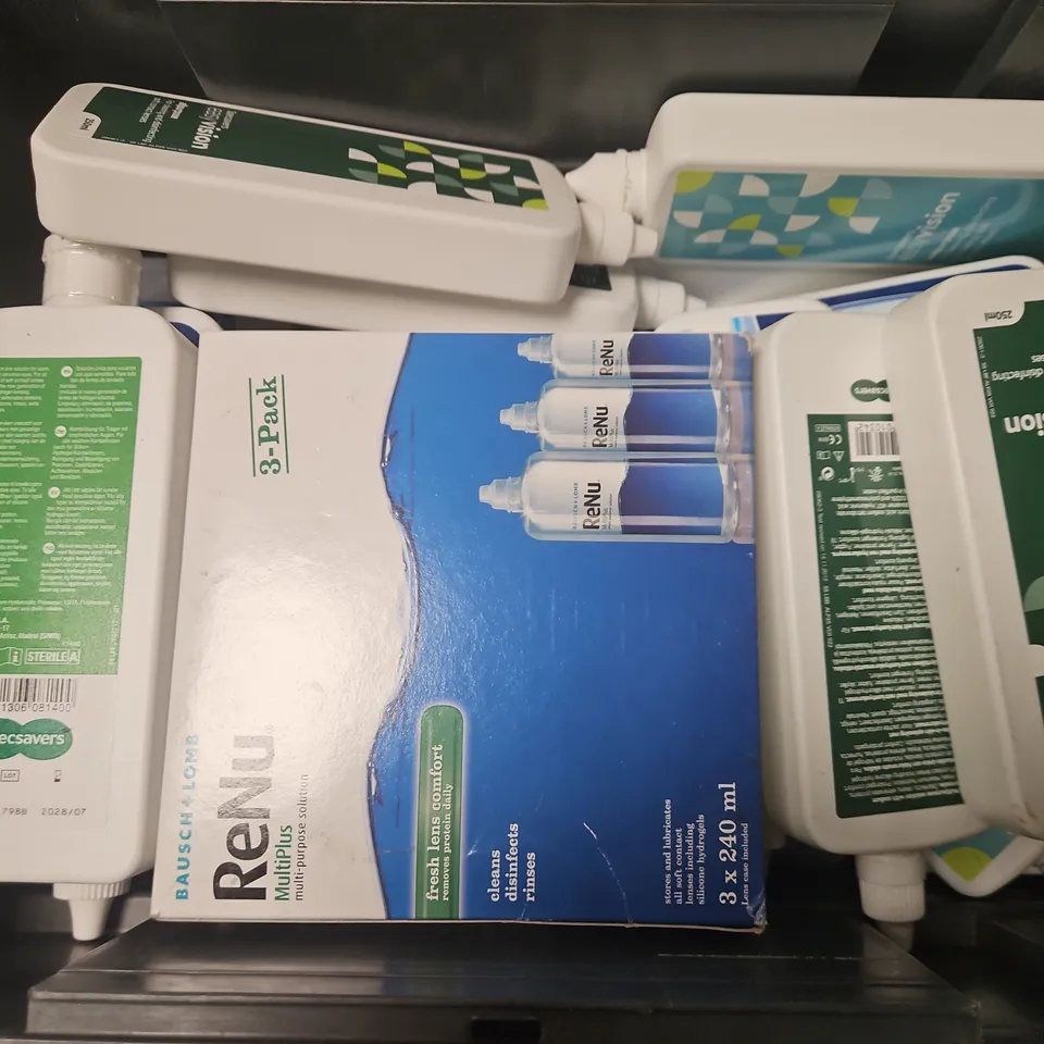 APPROXIMATELY 15 ASSORTED CONTACT LENS SOLUTIONS TO INCLUDE SPECSAVERS EASYVISION, EVERCLEAR REFRESH, RENU MULTI-PURPOSE EYE SOLUTION, ETC - COLLECTION ONLY