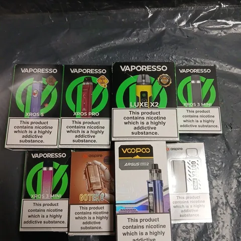 APPROXIMATELY 15 ASSORTED E-CIG PRODUCTS AND ACCESSORIES TO INCLUDE VAPORESSO, VOOPOO, ASPIRE ETC 