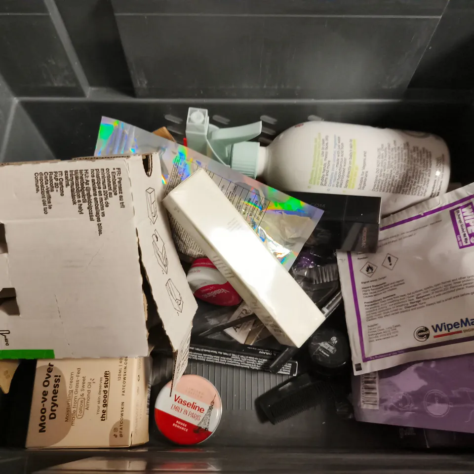 APPROXIMATELY 20 HEALTH AND BEAUTY PRODUCTS TO INCLUDE ELTA MD SUN CARE, VITAL BABY CLEANSING WATER AND WOW HAIR TREATMENT