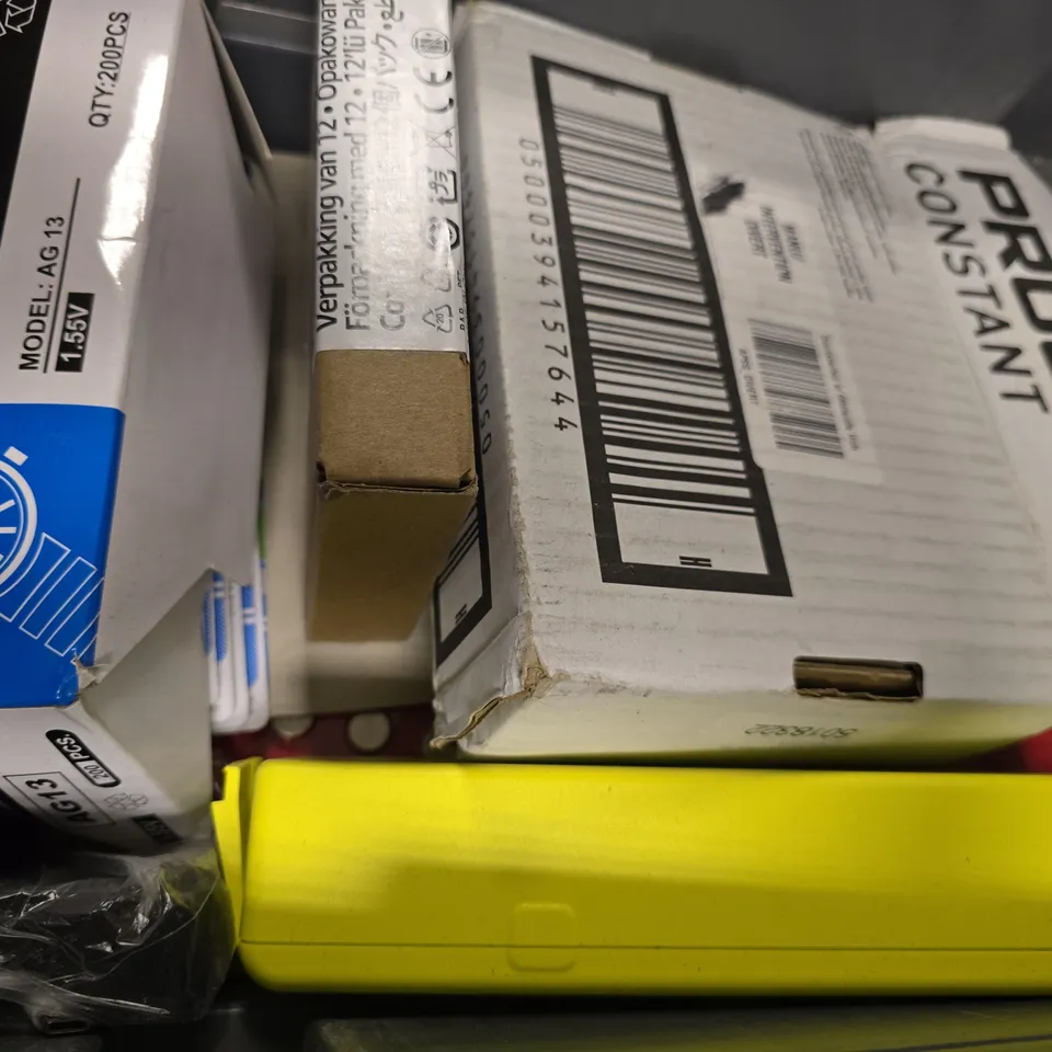 APPROXIMATELY 12 ASSORTED BATTERYS TO INCLUDE-  AA36 , AG BATTERIES , AA R6P ETC - COLLECTION ONLY 