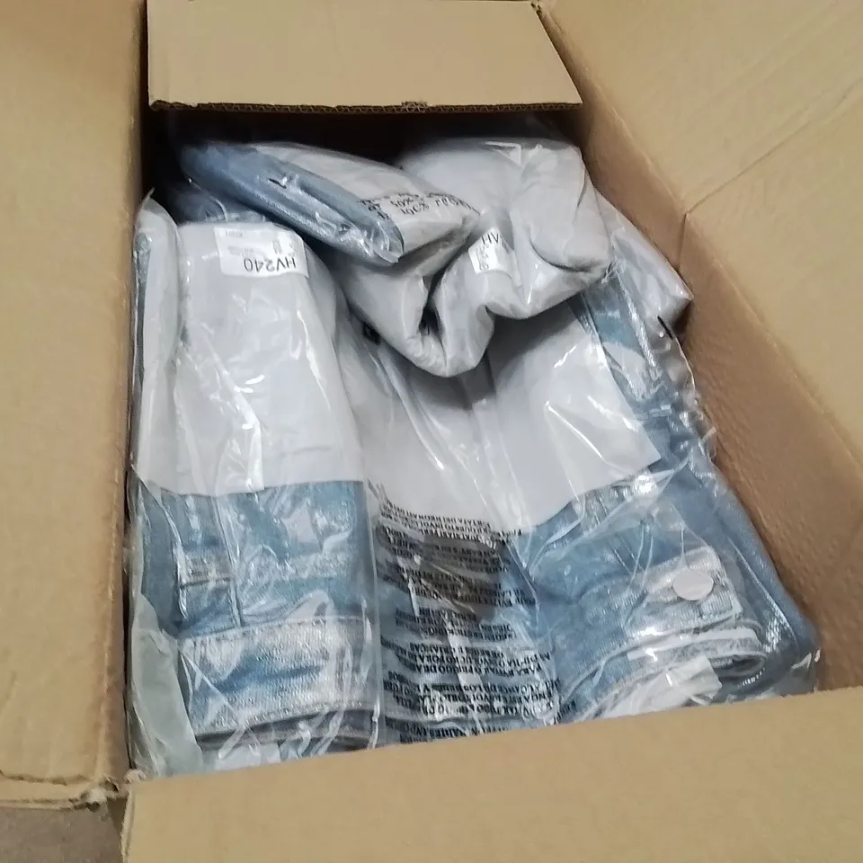 BOXED BRAND NEW APPROXIMATELY 13 JD WILLIAMS METALLIC SKIRT BLUE/SILVER SIZE 24