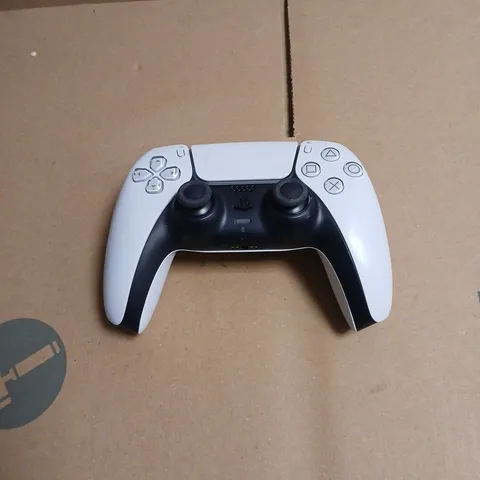 SONY PLAYSTATION 5 DUALSENSE WIRELESS CONTROLLER – WHITE