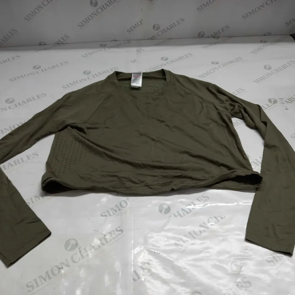 GYMSHARK TRAINING TOP SIZE M