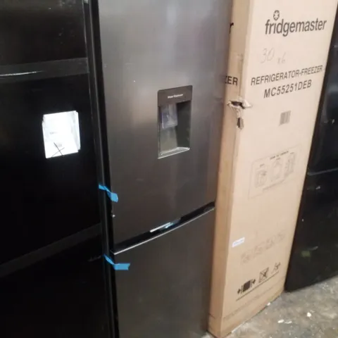 SWAN SR156130I 55CM WIDE, TOTAL NO FROST, 50/50 SPLIT, WATER DISPENSER, FRIDGE FREEZER - INOX