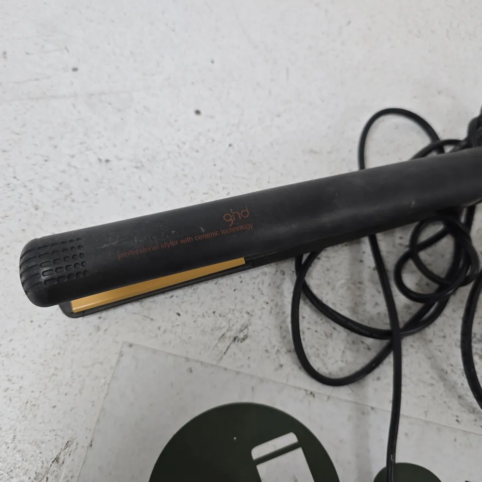 GHD ORIGINAL PROFESSIONAL HAIR STRAIGHTENER WITH CERAMIC TECHNOLOGY – BLACK