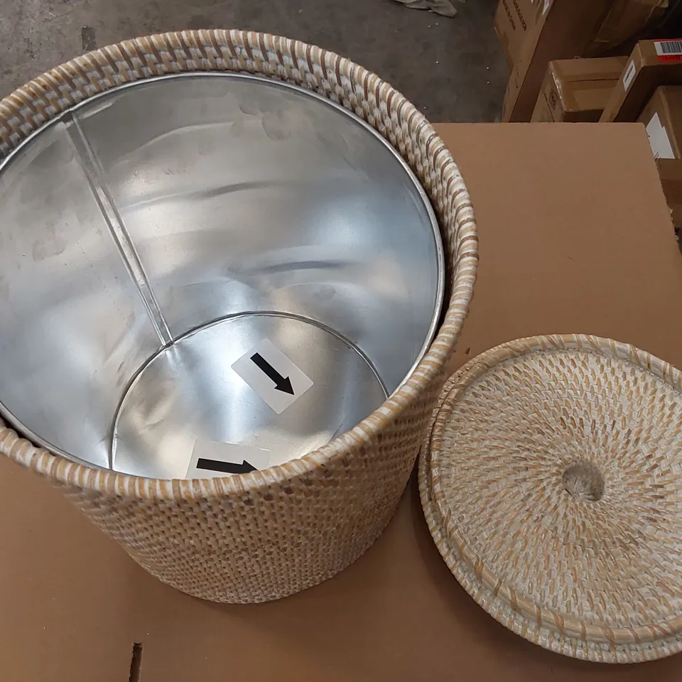 BOXED WICKER BATHROOM WASTE BIN (1 BOX)
