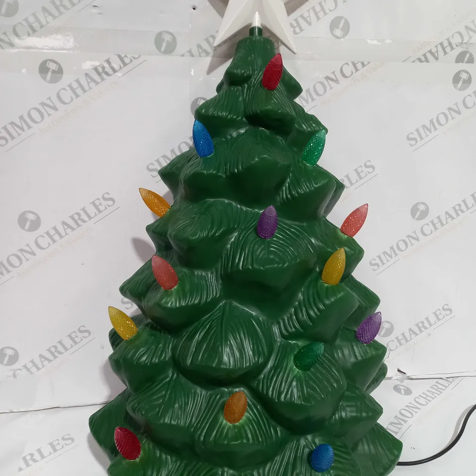 MR CHRISTMAS INDOOR OUTDOOR MOLDED CHRISTMAS TREE