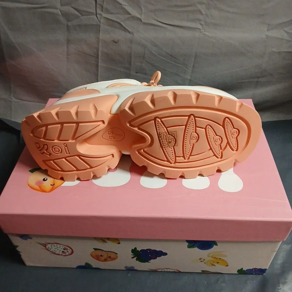 KOI FRUITTI TUTTI PEACH & ORANGE PLATFORM SNEAKERS SIZE 7
