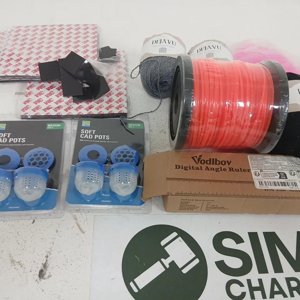 ASSORTED HOUSEHOLD PRODUCTS TO INCLUDE; CRAFTS & HOBBY LOT: YARN, DEJA VU THREAD, PINK FLUFF, ORANGE 3D FILAMENT, DIGITAL ANGLE RULER & ASSORTED TOOLS
