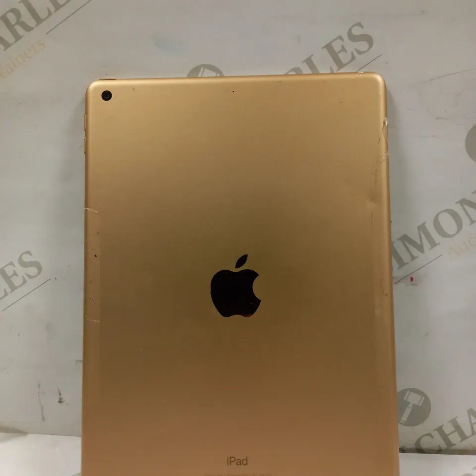 APPLE IPAD 10.2 A2197 IN GOLD