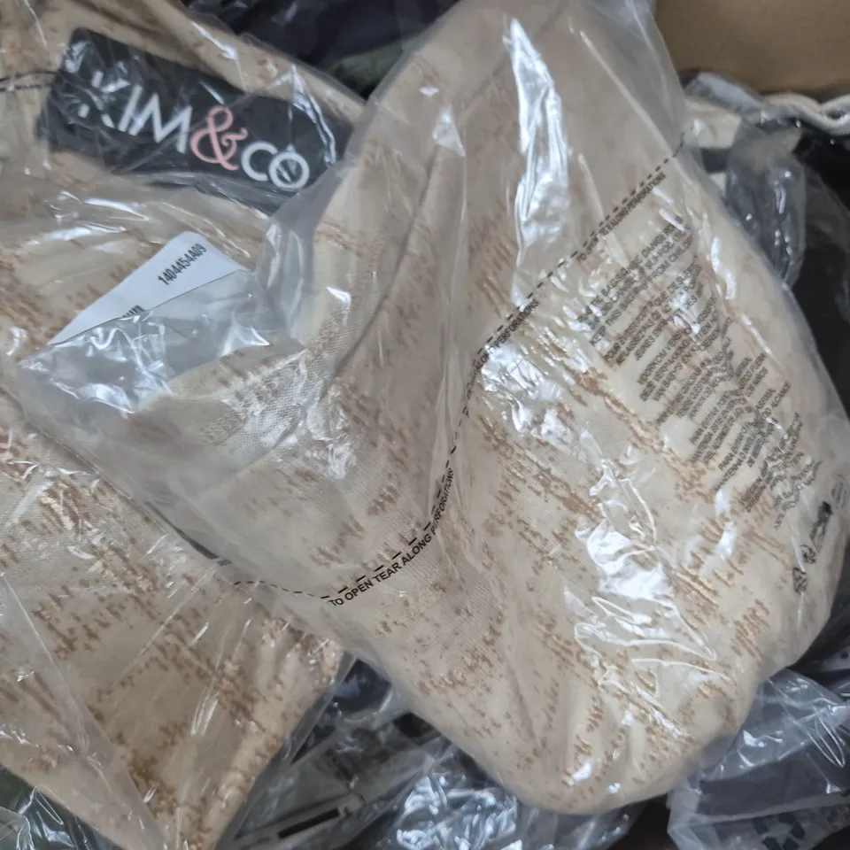 BOX OF APPROXIMATELY 20 ASSORTED CLOTHING AND FASHION ITEMS IN VARIOUS STYLES, SIZES, AND COLOURS, ETC - COLLECTION ONLY
