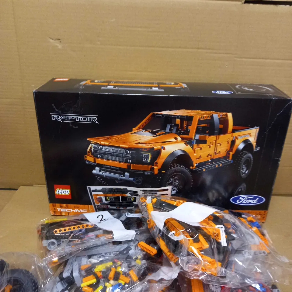 LEGO TECHNIC FORD F-150 RAPTOR BUILDING SET 42126 RRP £124.99