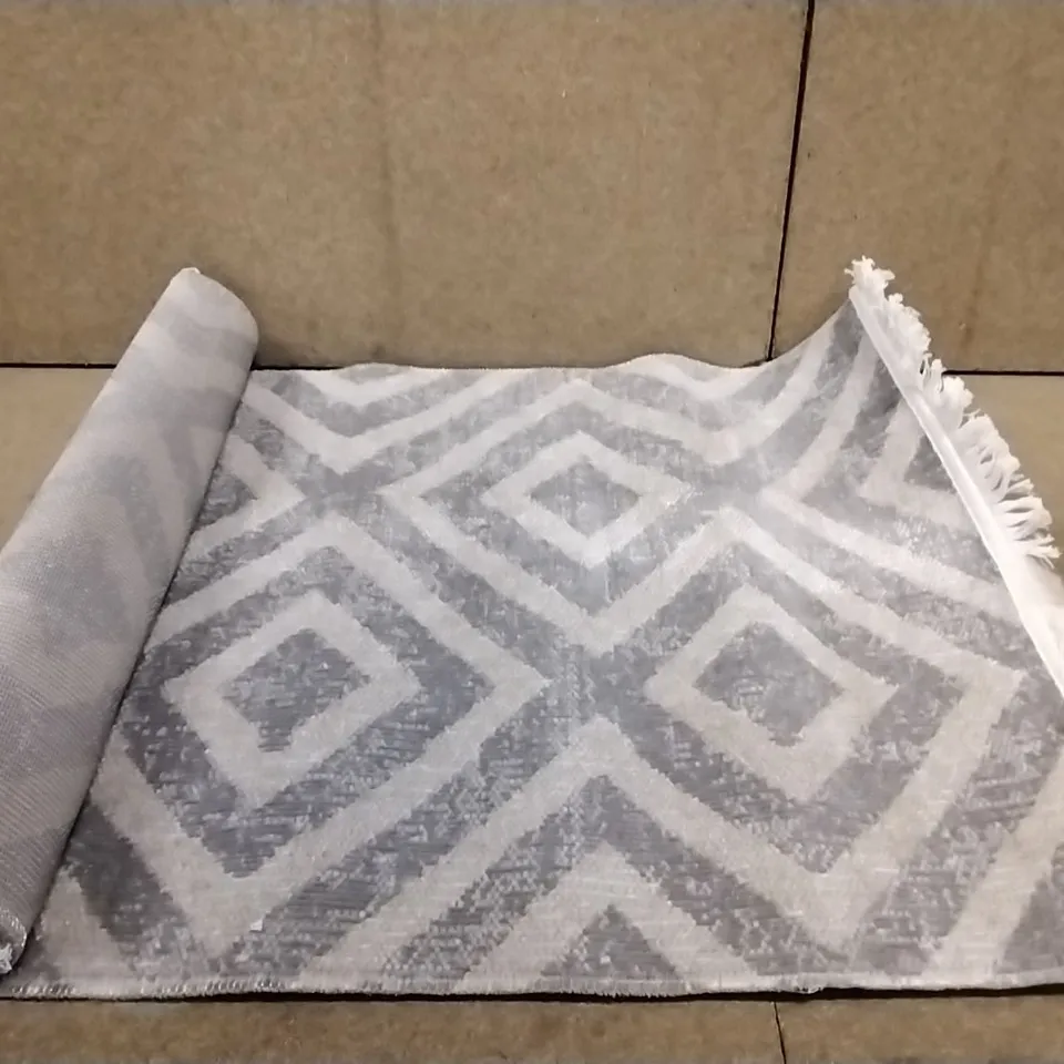  BRAND NEW PACO HOME 821 GREY-WHITE POCO RUG SIZE 60CM X 100CM 
