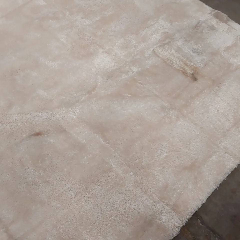 QUALITY DESIGNER AREA RUG - APPROXIMATELY 335 x 240cm