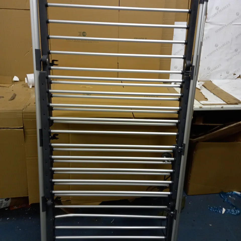 BLACK AND DECKER 3 TIER HEATED AIRER