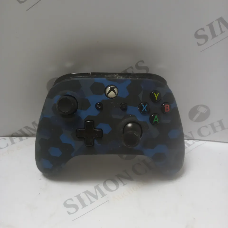 XBOX ONE NAVY CAMO DESIGN CONTROLLER 
