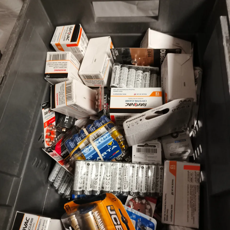 BOX OF ASSORTED BATTERIES INCLUDING ENERGIZER , JCB AND PANASONIC 