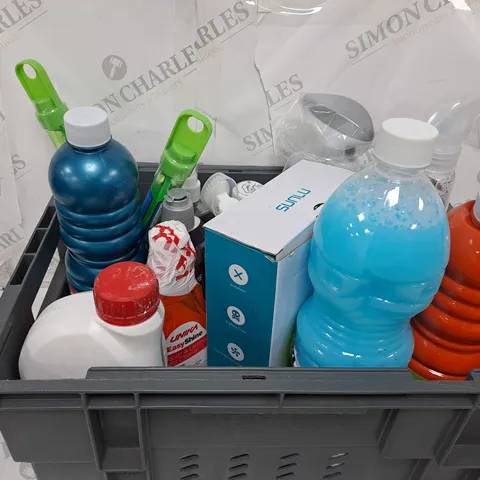 GROUP OF ASSORTED CLEANING ITEMS TOO INCLUDE DETERGENT , FLOOR CLEANER AND RECORD CLEANER