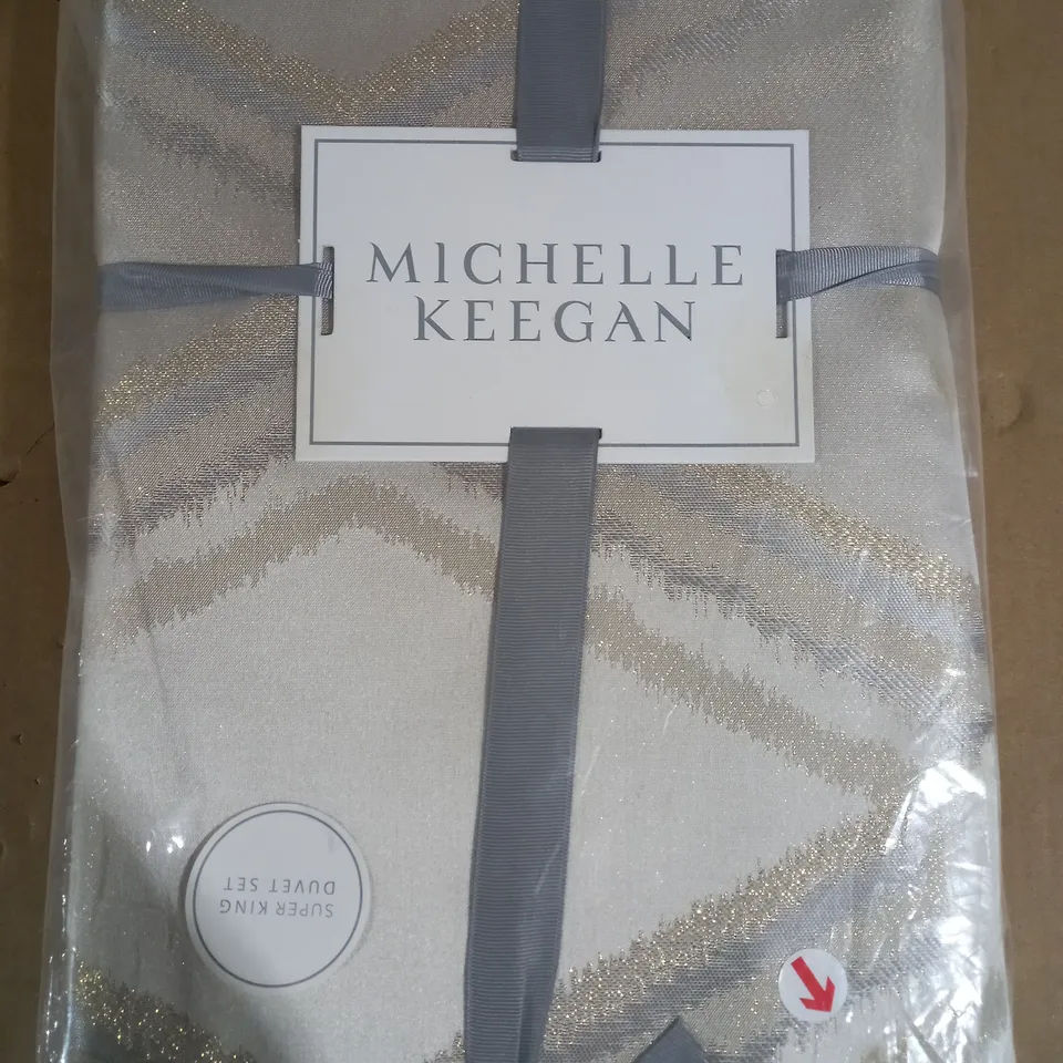 MICHELLE KEEGAN DIAMOND JACQUARD DUVET SET, SUPERKING  RRP £56