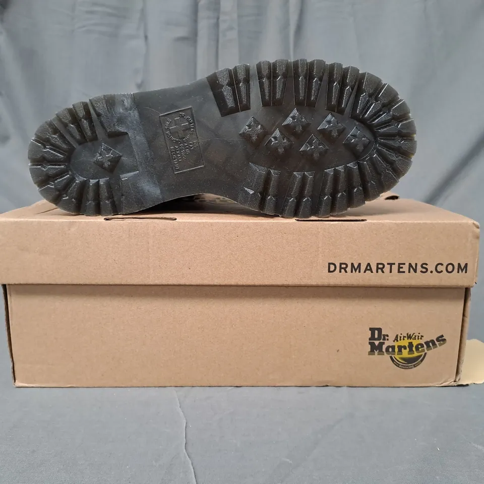 BOXED PAIR OF DR MARTENS JADON III BOOTS IN BLACK UK SIZE 4