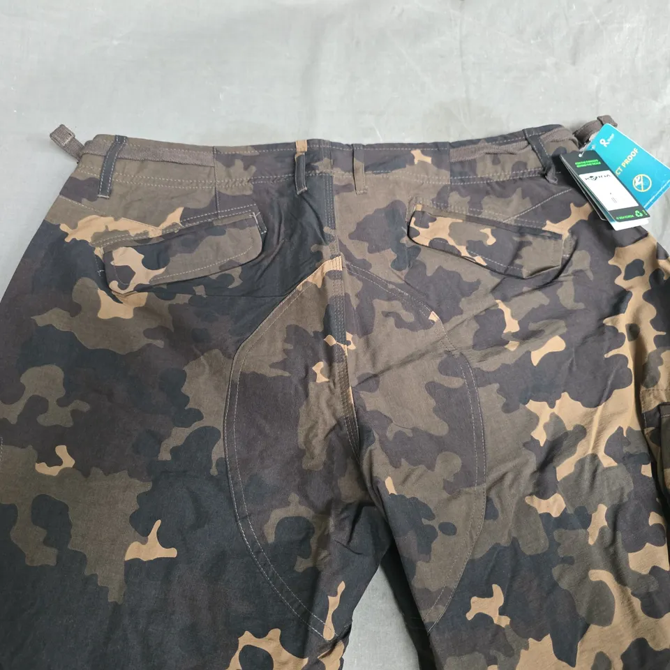 KORDA ORIGINAL KOMBATS IN DARK CAMO - XL