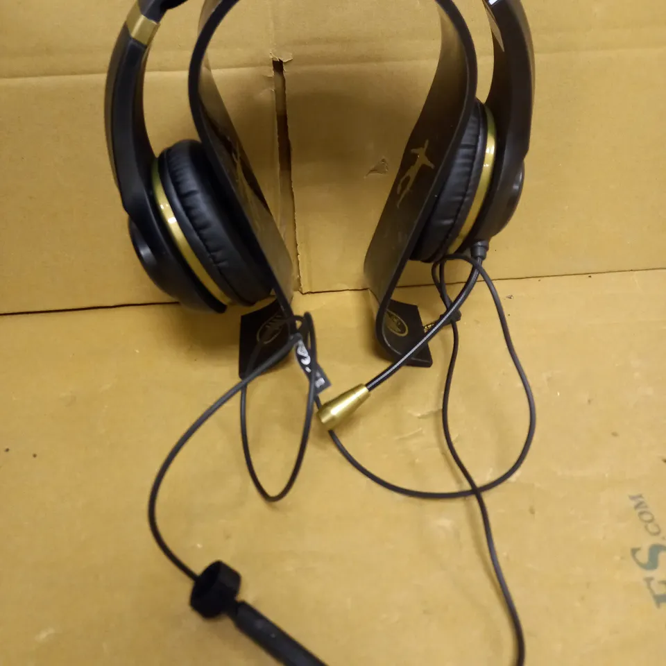 STEALTH GAMING HEADSET WITH STAND, GOLD EDITION