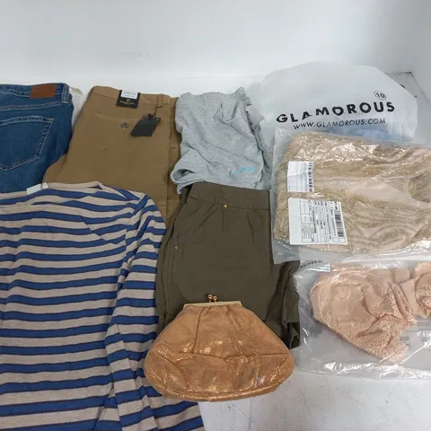 LARGE QUANTITY OF ASSORTED CLOTHING ITEMS TO INCLUDE GLAMOROUS, LA GEAR AND ATMOSPHERE