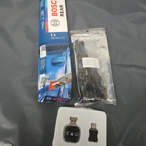 BOX OF ASSORTED CAR ITEAMS TO INCLUDE - TOOLS - WIPER BLADE - ANDROID PLAY USB