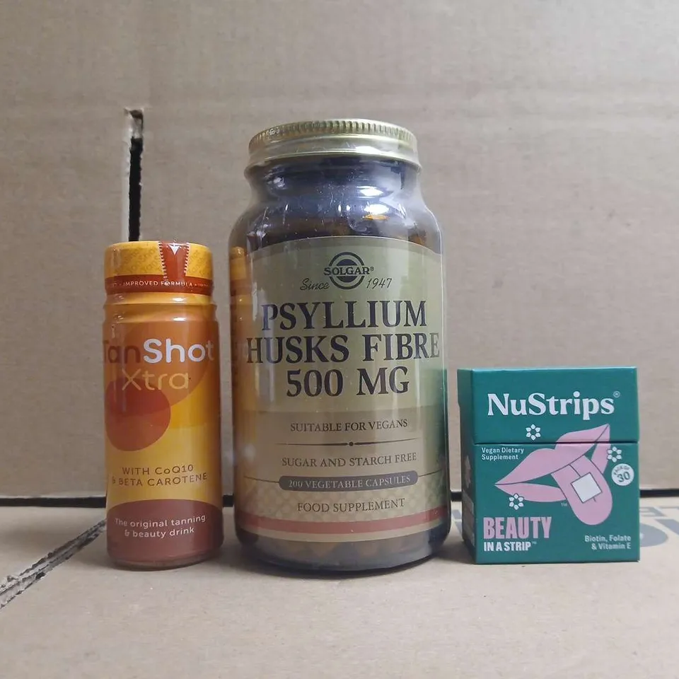APPROXIMATELY 15 ASSORTED HEALTH AND VITAMIN PRODUCTS TO INCLUDE SOLGAR, NUSTRIPS, ETC - COLLECTION ONLY