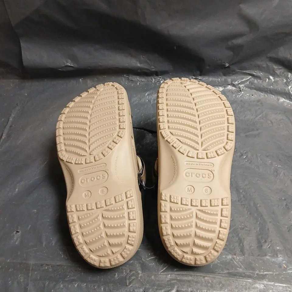 CROCS SANDALS – TAN – MEN’S FOOTWEAR M8 UNBOXED