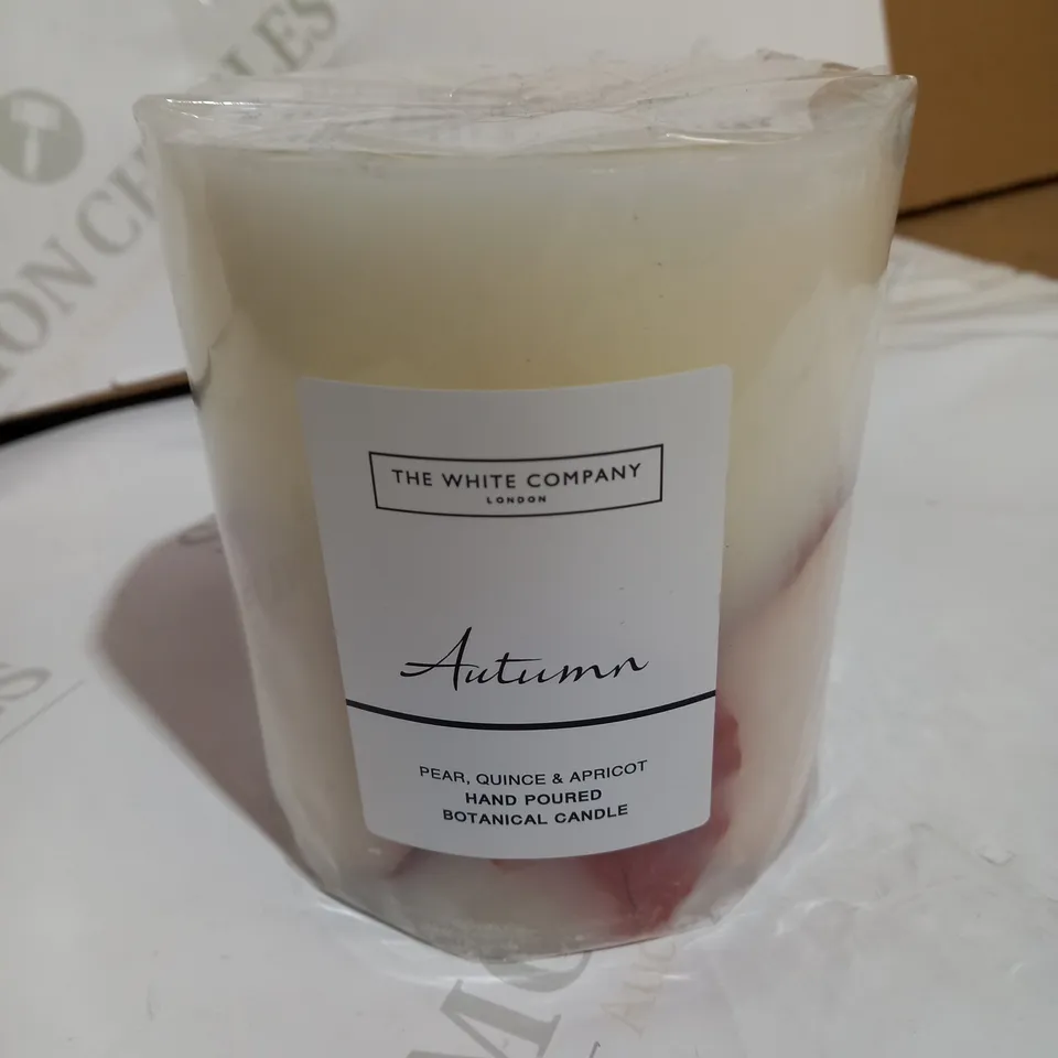 THE WHITE COMPANY PEAR , QUINCE AND APRICOT HAND POURED BOTANICAL CANDLE 