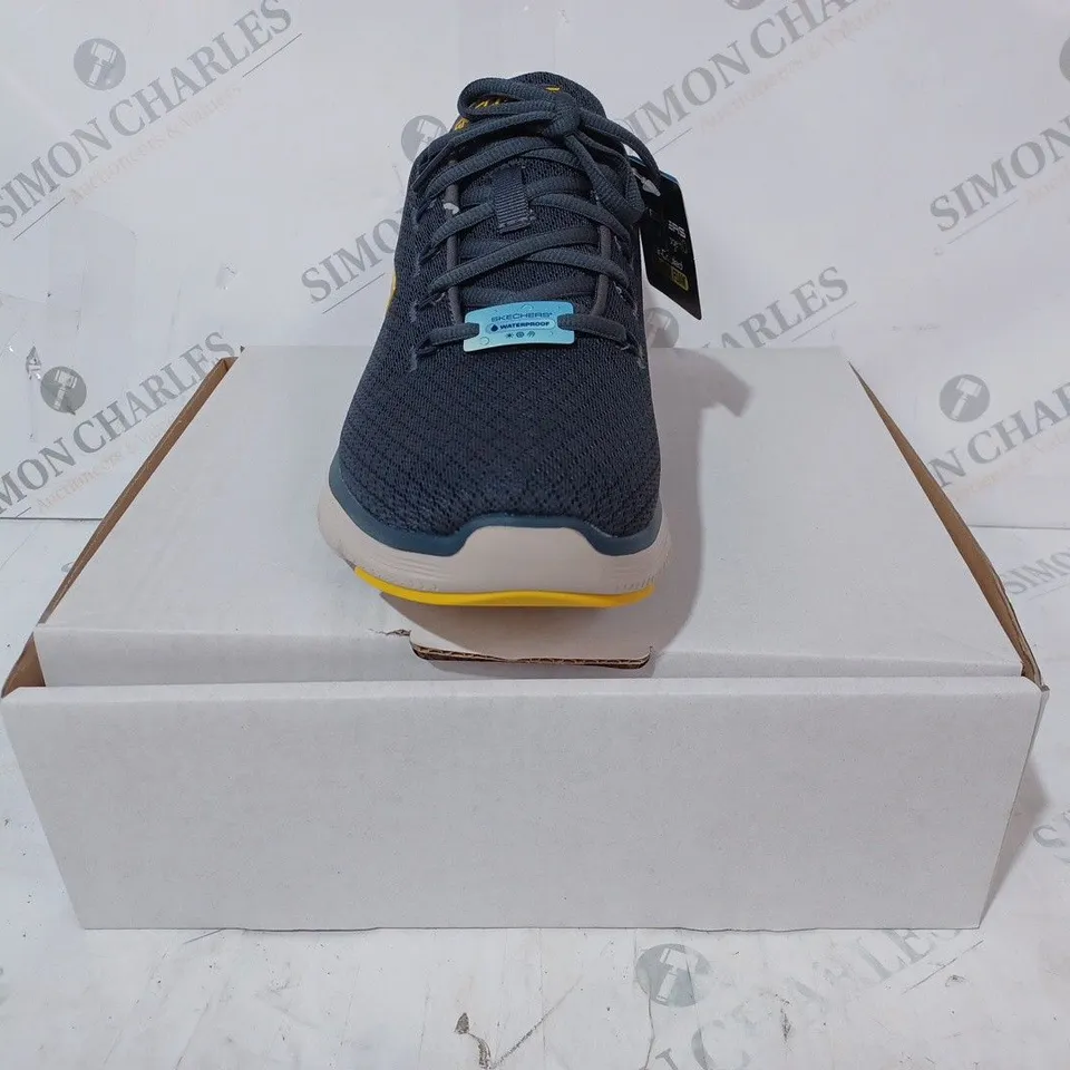 BOXED PAIR OF SKECHERS TRAINERS IN CHARCOAL SIZE 8