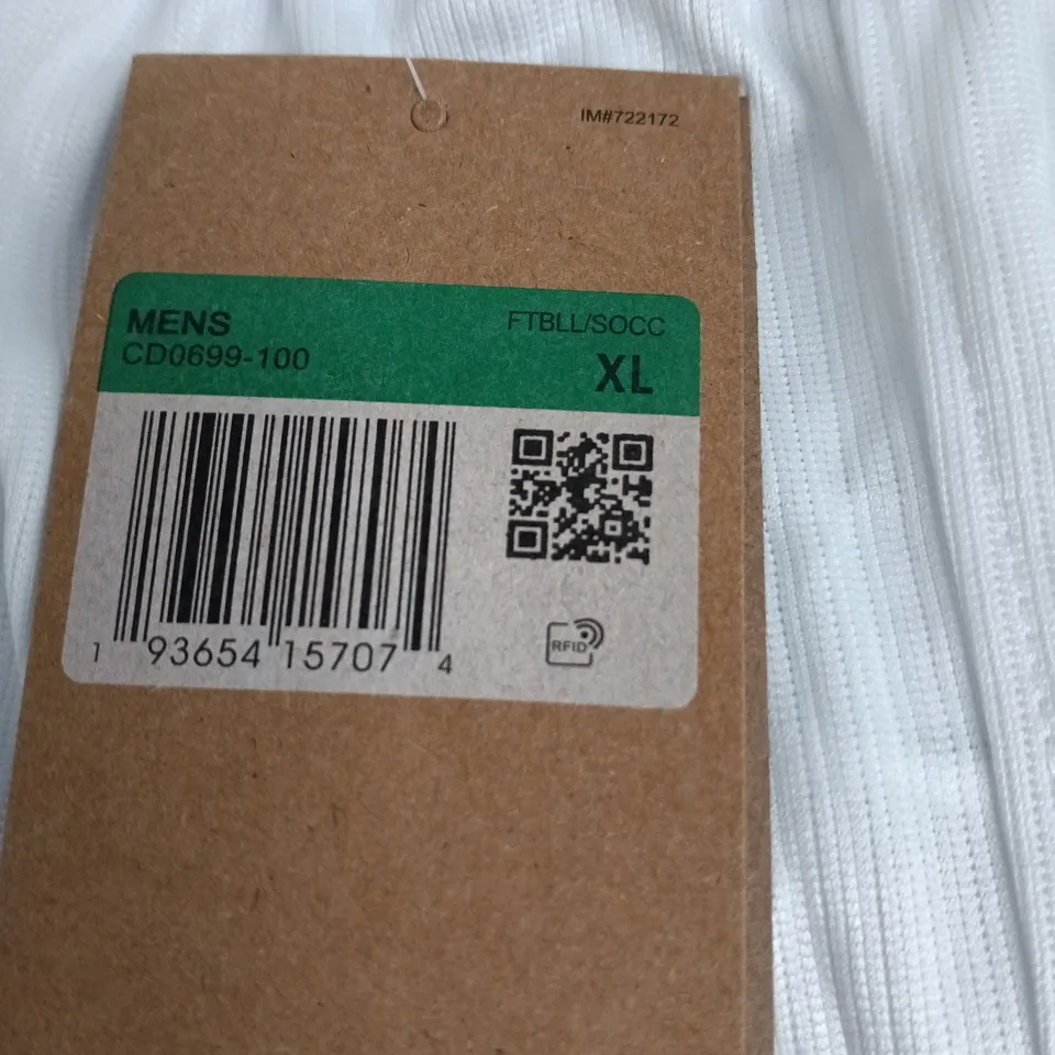 NIKE MEN'S ENGLAND FOTBALL SHORTS - NO 9 - SIZE XL