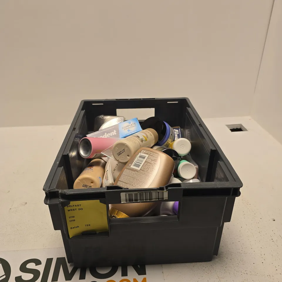 TOTE OF APPROXIMATELY 20 ASSORTED COSMETIC ITEMS TO INCLUDE OGX, FIXODENT, DAISE, GARNIER, NALAS BABY ETC