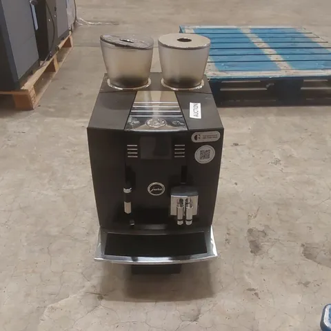 JURA X8 COMMERCIAL BEAN TO CUP COFFEE MACHINE