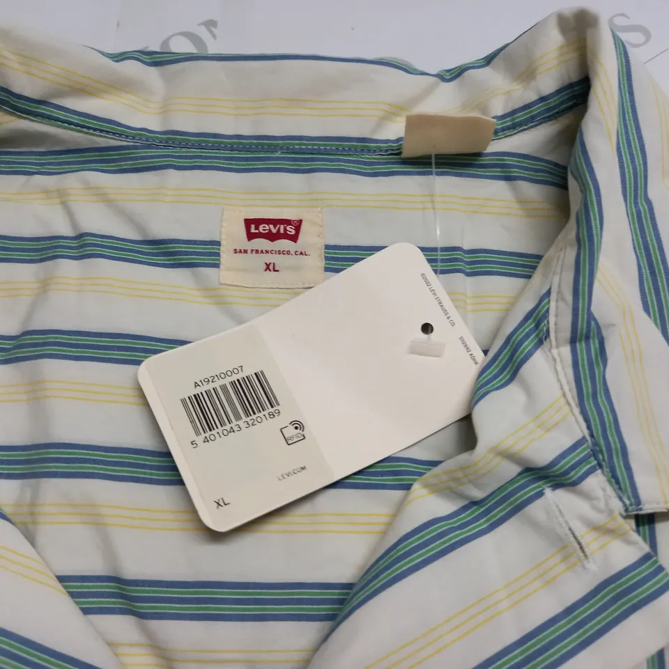 LEVIS SHORT SLEEVE STRIPED SHIRT - XL
