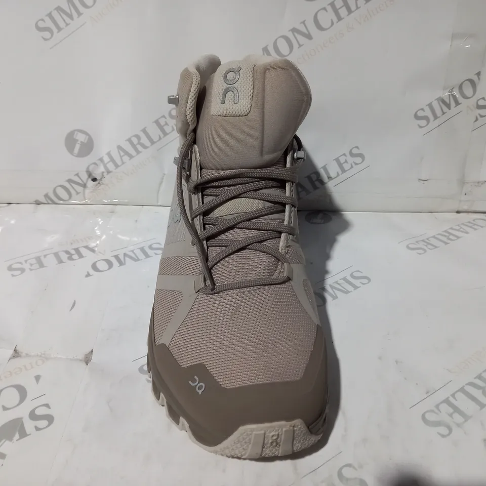PAIR OF ON SHOES IN TAN UK SIZE 6