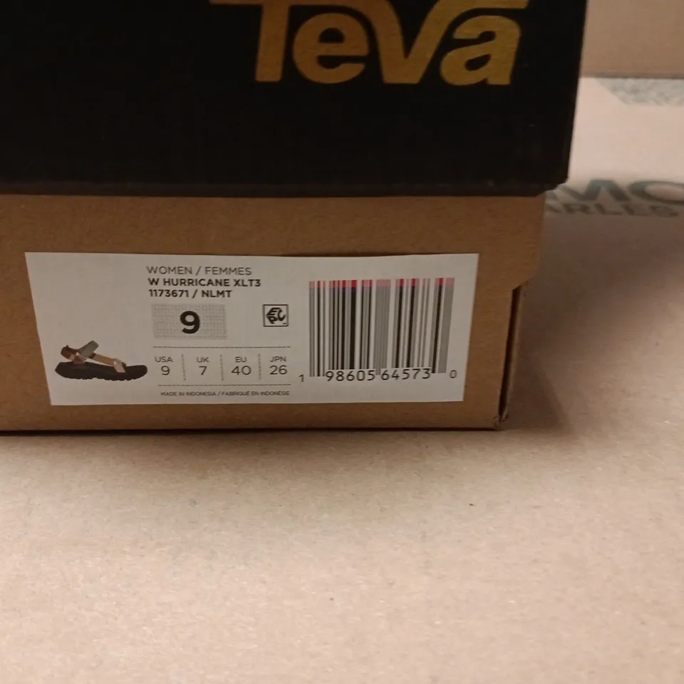 TEVA HURRICANE XLT3 WOMEN'S SANDALS – UK 7 (US 9) – BOXED