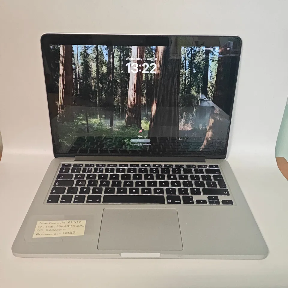 UNBOXED APPLE MACBOOK PRO I-7 8GB/256GB IN SILVER - A1502