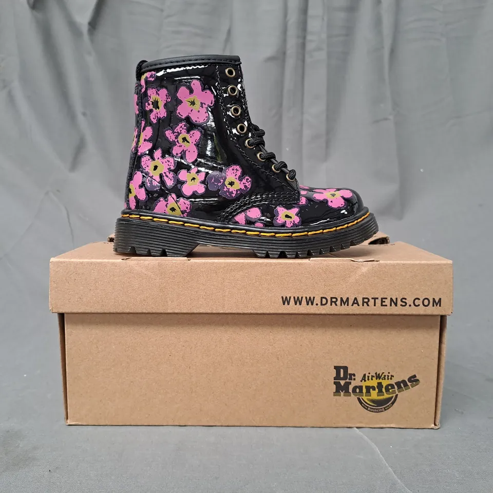 BOXED PAIR OF DR MARTENS KIDS 1460 T BOOTS IN BLACK W. PINK FLORAL PRINT UK SIZE 6