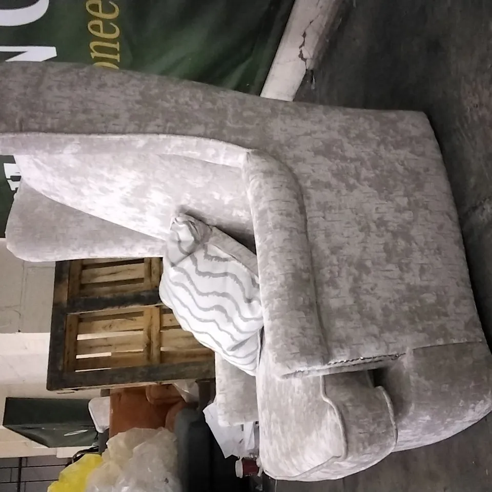 QUALITY DESIGNER CREAM PLUSH FABRIC ARMCHAIR 